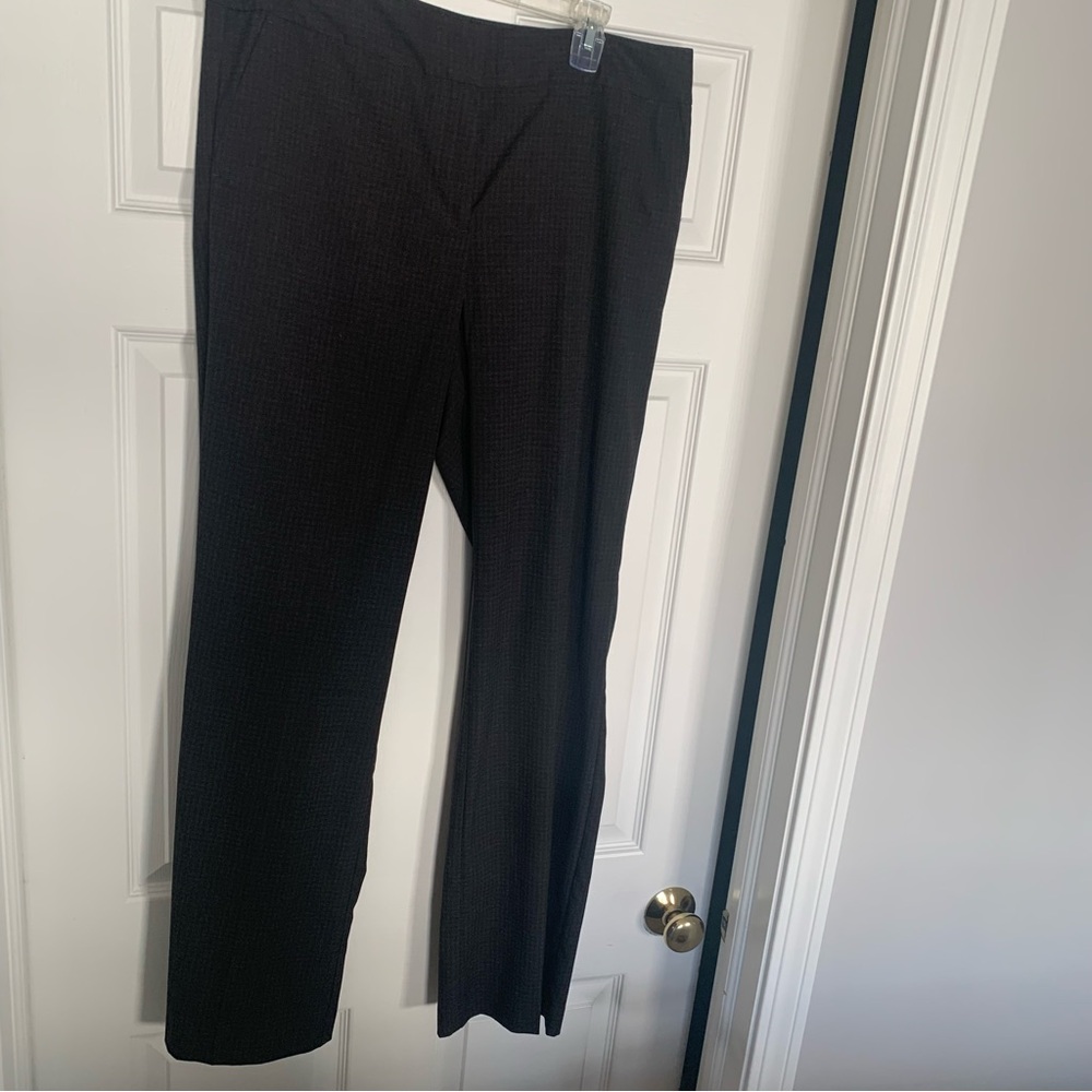 NWOT Ann Taylor Factory Charcoal gray burgundy Check dress pants Sz 10 - Picture 2 of 16